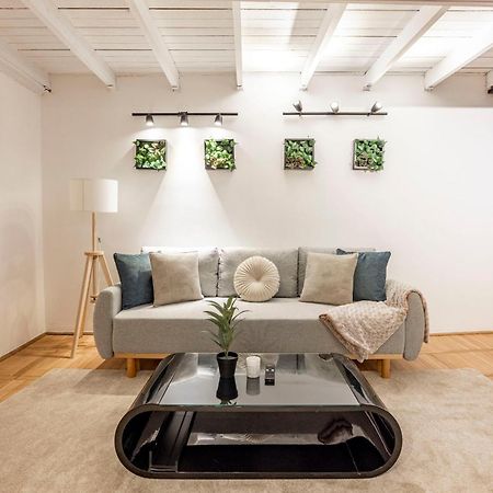 Central & Cozy Dream Home By Prestige Homes Budapest Eksteriør billede