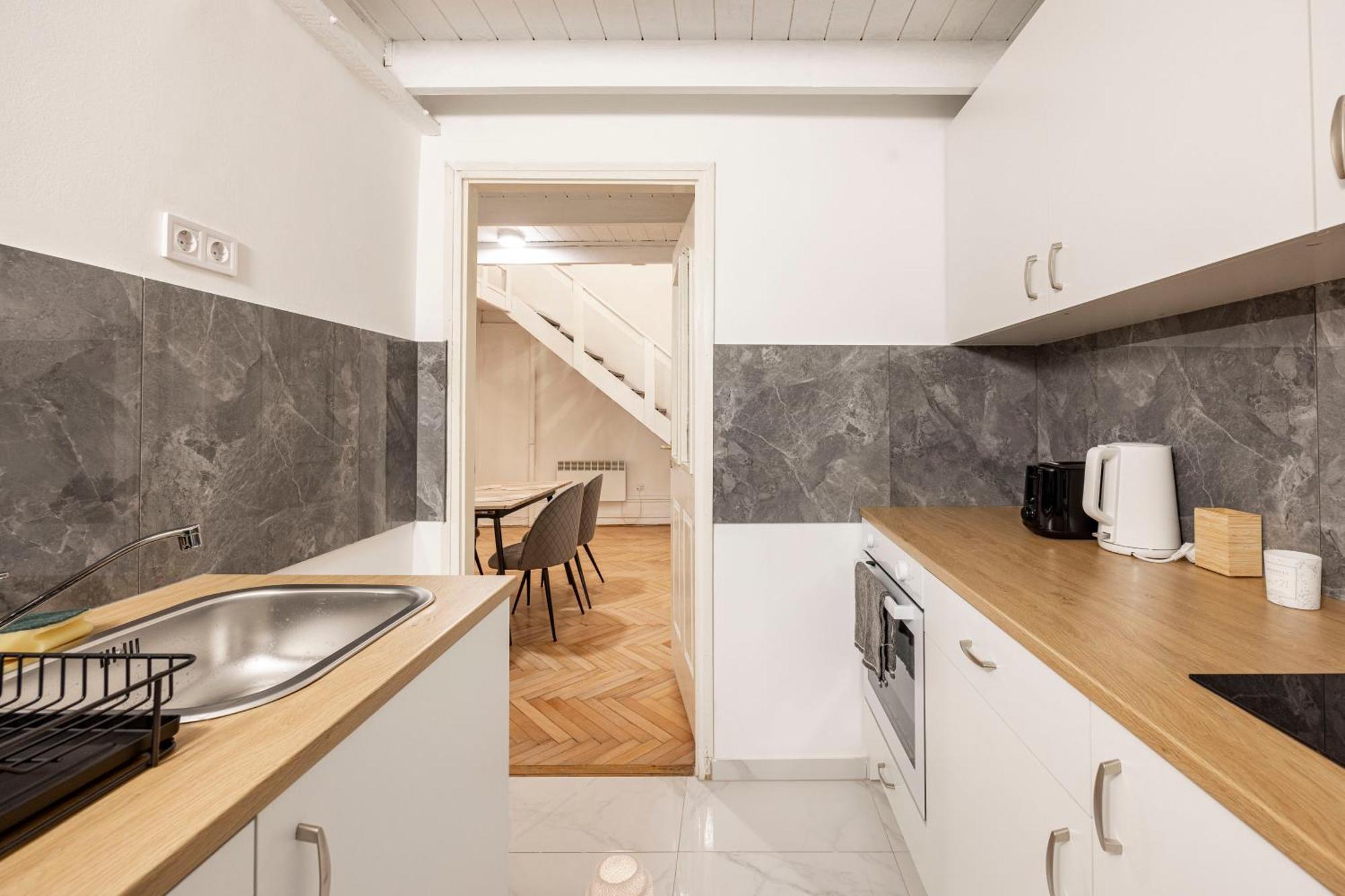 Central & Cozy Dream Home By Prestige Homes Budapest Eksteriør billede