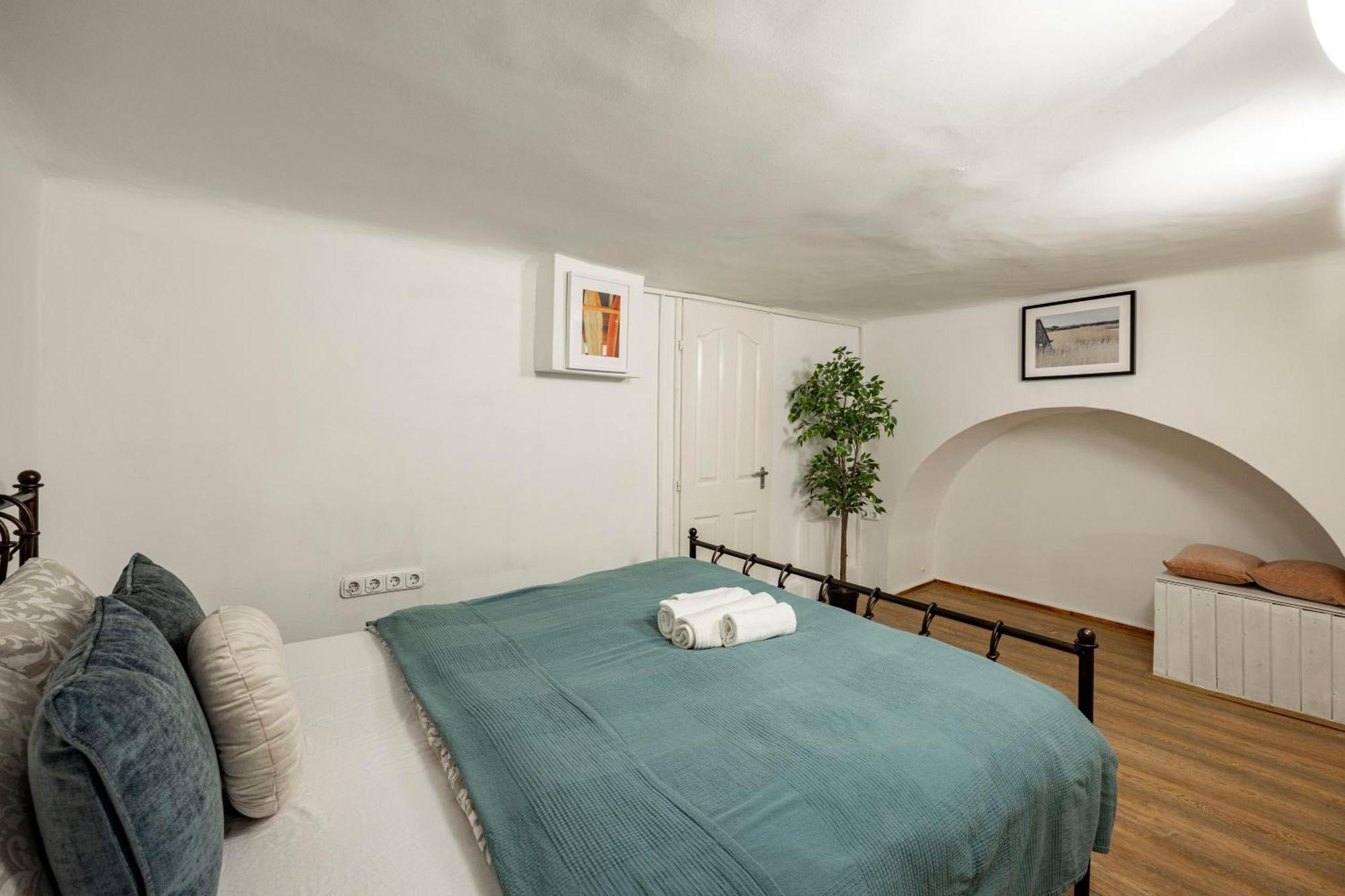 Central & Cozy Dream Home By Prestige Homes Budapest Eksteriør billede